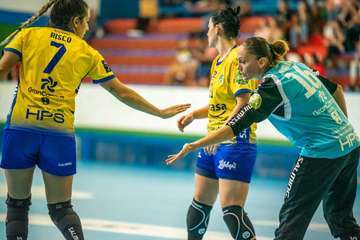 El Rocasa vence al Magura Cisnaide por 28-24, una renta de solo 4 tantos (Foto TA)