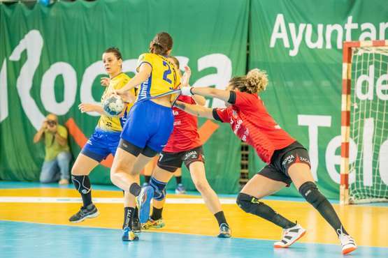 El Rocasa vence al Magura Cisnaide por 28-24, una renta de solo 4 tantos (Foto TA)