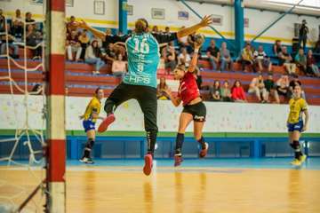 El Rocasa vence al Magura Cisnaide por 28-24, una renta de solo 4 tantos (Foto TA)