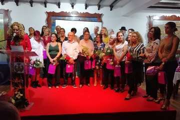 Reconocimiento de El Casino a las exjugadoras del Vanyera Ramudas (Foto TA)