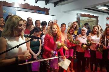 Reconocimiento de El Casino a las exjugadoras del Vanyera Ramudas (Foto TA)