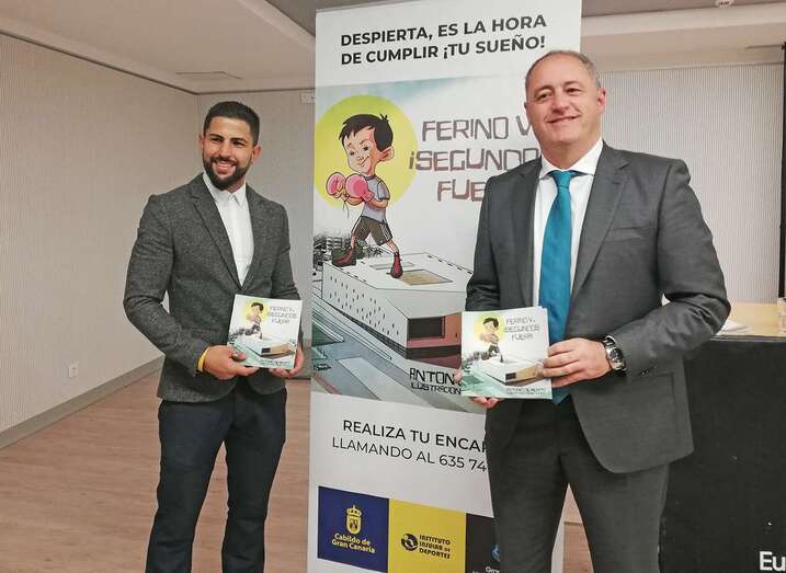 Momento de la presentación del cuento (Foto TA)