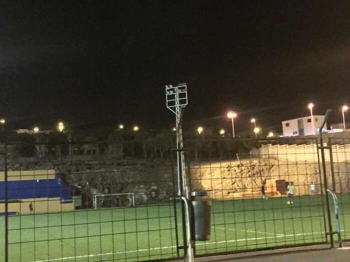 Torretas del campo completamente apagadas (Foto TA)