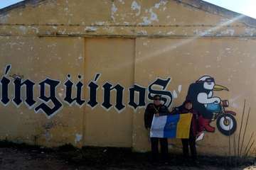 Gabriel y Rosa, dos teldenses que repiten su cita anual con la Pingüinos (Foto cedida a TA por Rosa)