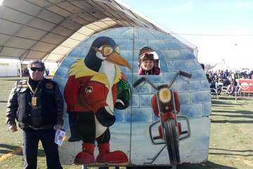 Gabriel y Rosa, dos teldenses que repiten su cita anual con la Pingüinos (Foto cedida a TA por Rosa)