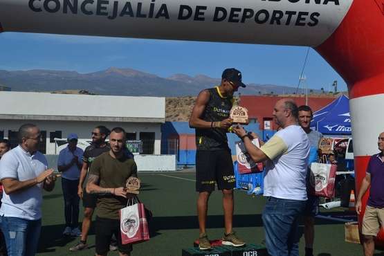 El teldense Azman Mesad triunfa en la prueba élite de la Mencey OCR (Foto Mencey OCR)