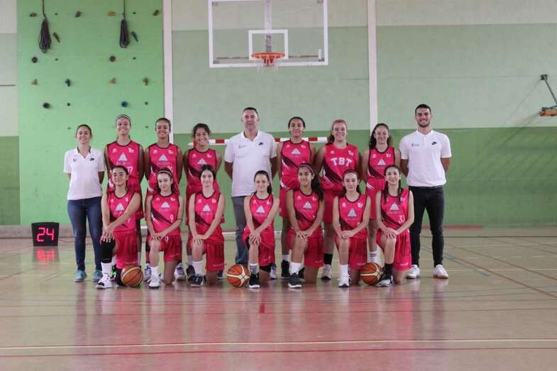 Equipo femenino cadete del TBT (Foto TBT)