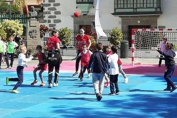  Jornada escolar de balonmano en San Juan Foto TA)