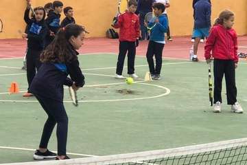 Deportes promueve el tenis entre los escolares del Valle de los Nueve y Lomo Magullo (Foto TA)
