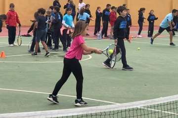 Deportes promueve el tenis entre los escolares del Valle de los Nueve y Lomo Magullo (Foto TA)