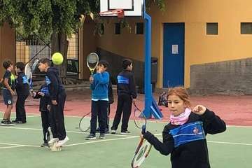 Deportes promueve el tenis entre los escolares del Valle de los Nueve y Lomo Magullo (Foto TA)