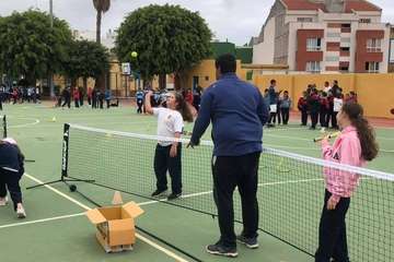 Deportes promueve el tenis entre los escolares del Valle de los Nueve y Lomo Magullo (Foto TA)