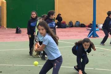 Deportes promueve el tenis entre los escolares del Valle de los Nueve y Lomo Magullo (Foto TA)