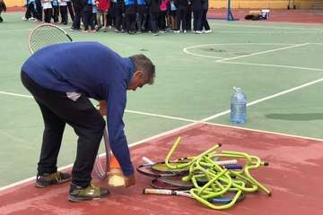 Deportes promueve el tenis entre los escolares del Valle de los Nueve y Lomo Magullo (Foto TA)