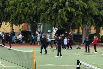 Deportes promueve el tenis entre los escolares del Valle de los Nueve y Lomo Magullo (Foto TA)
