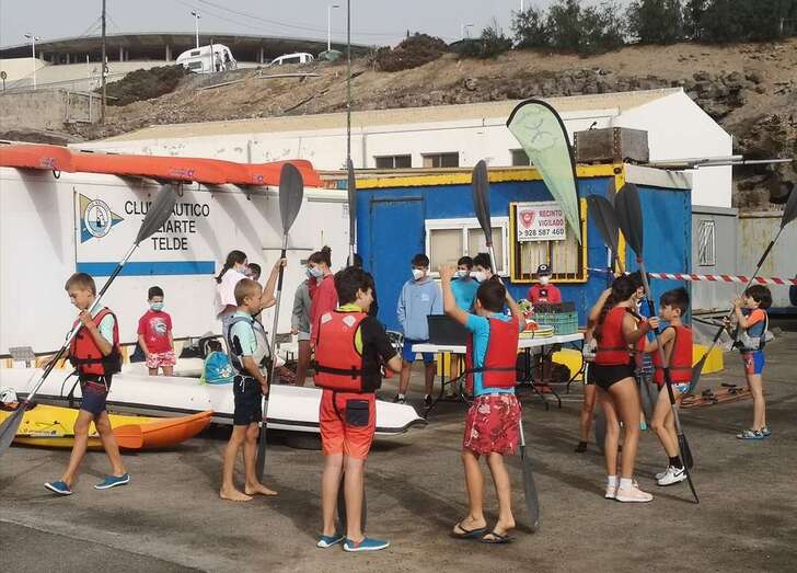 Actividades deportivas en el muelle de Taliarte (Foto TA)