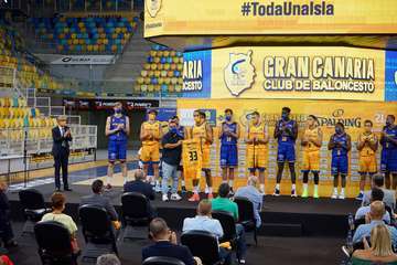 Telde en la presentación de la nueva equipación del Herbalife Gran Canaria/Acfi Press y TA.