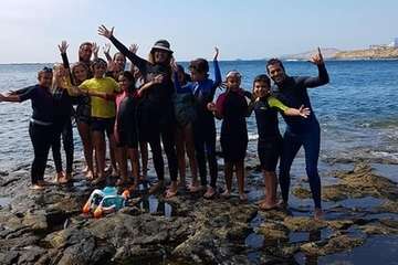 El surf se hace grande en Salinetas/Escuela de Sur El Hombrfe y TA.