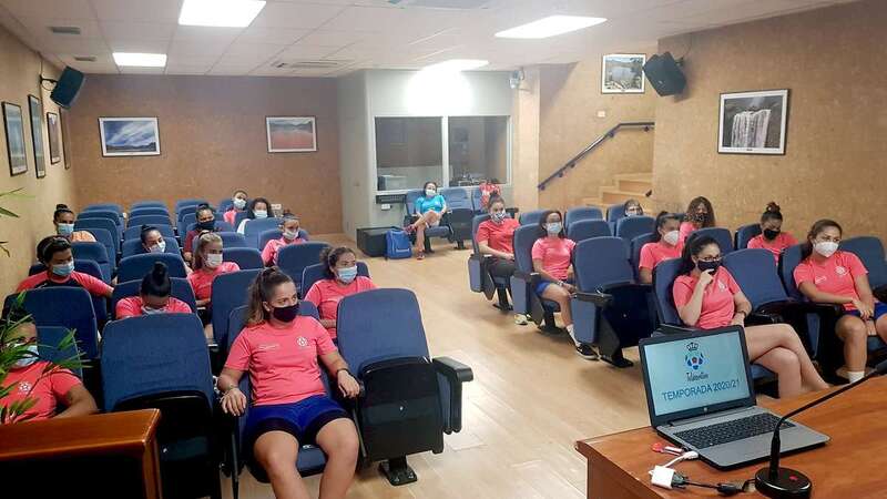 El conjunto teldense afronta una ilusionante temporada en Segunda División (Foto TA)