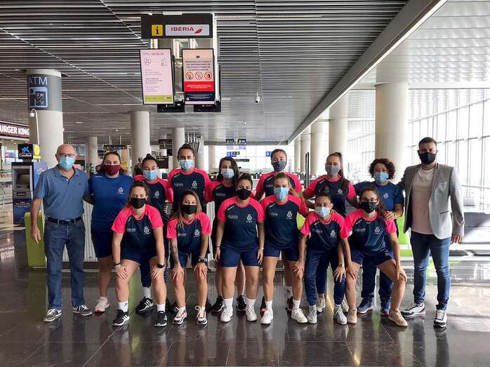 La expedición teldense en el aeropuerto/TA.