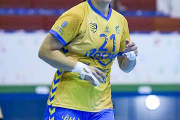 El Rocasa se ahoga en la orilla y cede su primera derrota ante un sólido Porriño/TA.