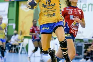 El Rocasa se ahoga en la orilla y cede su primera derrota ante un sólido Porriño/TA.