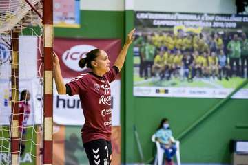 El Rocasa se ahoga en la orilla y cede su primera derrota ante un sólido Porriño/TA.