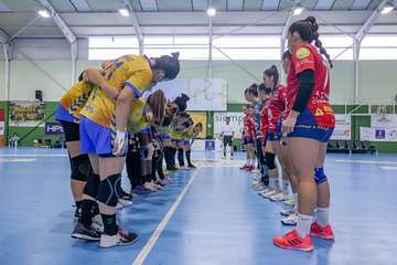 El Rocasa se ahoga en la orilla y cede su primera derrota ante un sólido Porriño/TA.