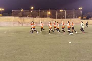 El primer equipo femenino del Unión Marina arranca la liga con derrota/TA.