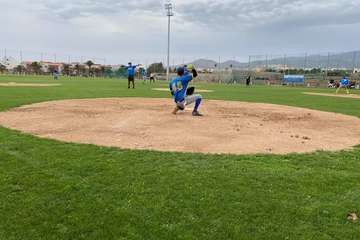 Campo de béisbol y sófbo en El Hornillo/TA.