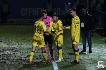 El exjugador de la UD Telde, Dani Ojeda, de amarillo con el Alcorcón/AD Alcolrcón.