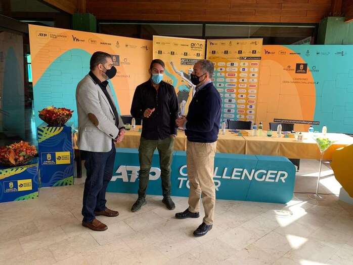 David Marrero, en el centro de la imagen, días atrás en Telde en la presentación del torneo/TA.