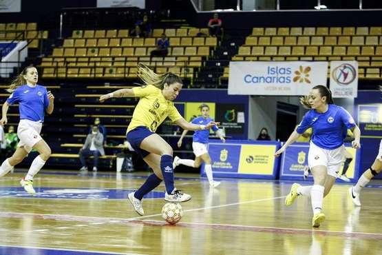  El Teldeportivo vence por 2-0 al Penya Esplugues y abandona el último puesto/TA.