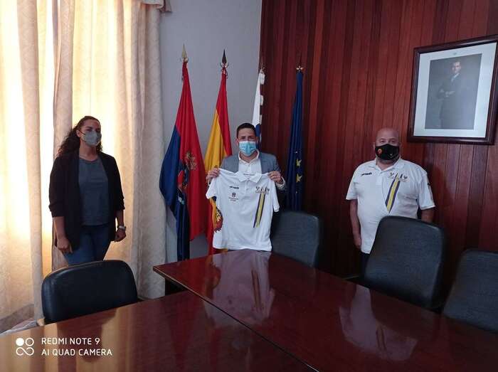 Momento del encuentro con el alcalde/TA.