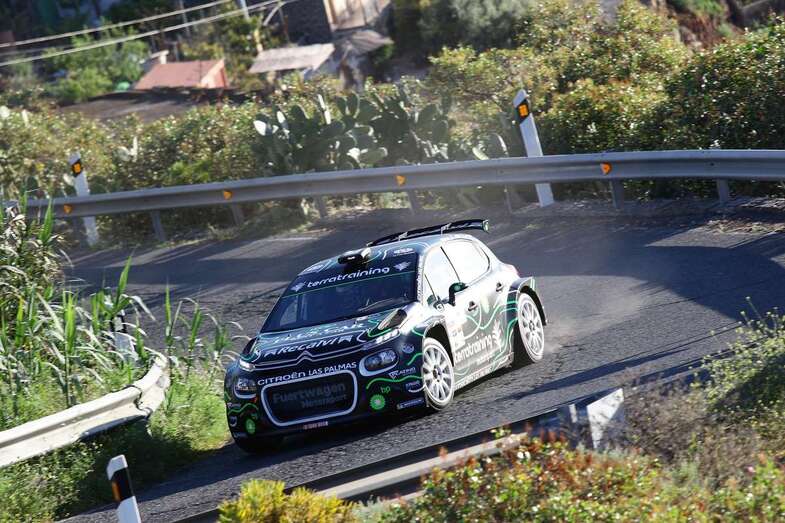 Falcón y Cambeiro durante la disputa del 45 Rally Ciudad de Telde / TA