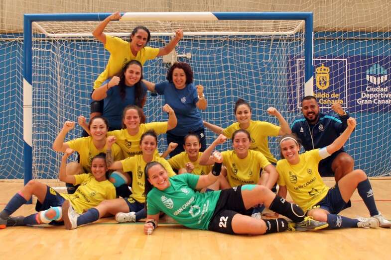 El equipo festeja el triunfo/TA.