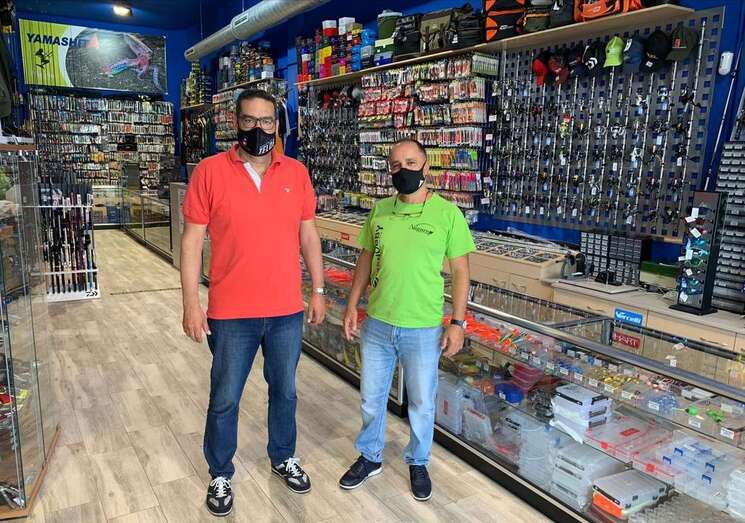 El concejal Diego Ojeda junto a Paco Candelaria (d) / TA