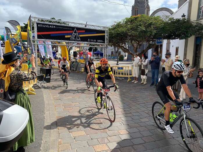 Momento de la salida de la prueba, esta mañana en la plaza de San Juan(TA.