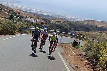 San Juan acogió esta mañana la salida de la prueba de montaña Escalada al Pico de las Nieves/TA.