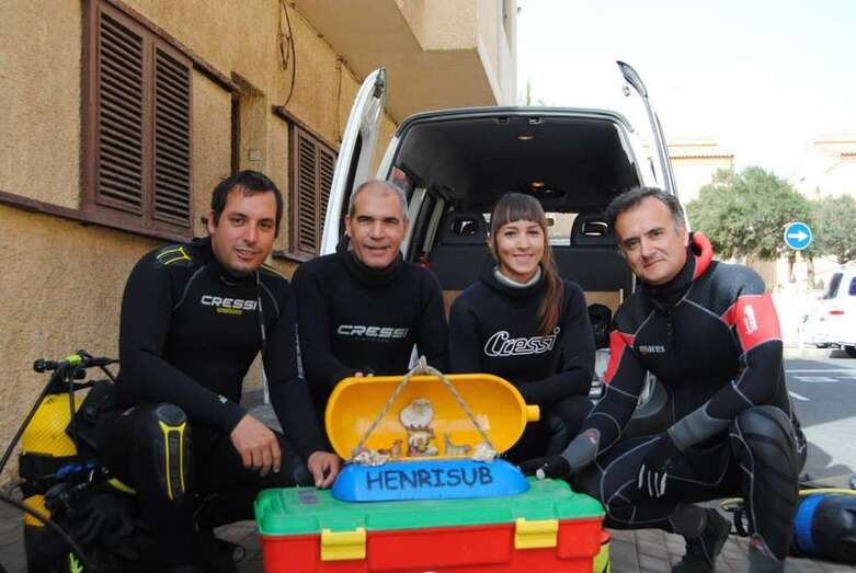 Miembros de Henrisub/TA.