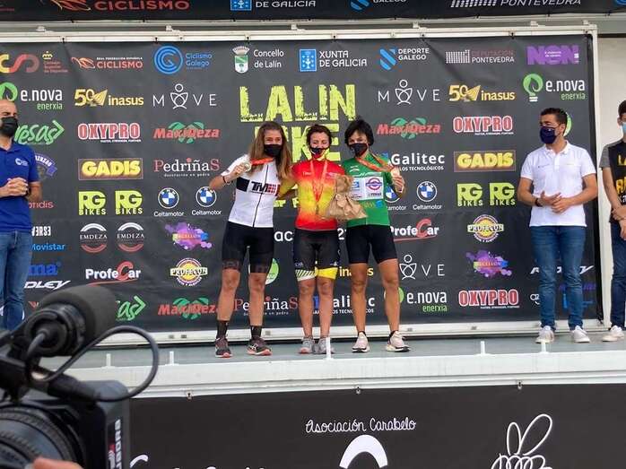 Podio de la categoría en la que triunfó la teldense/TA.