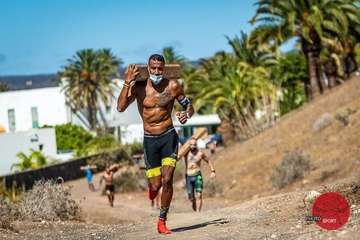 El atleta teldense Azman Mesand 'rompe' la Bestial Race de Lanzarote/Bestial Race.