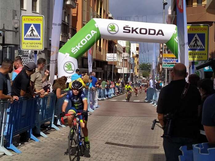 La V Prueba del Campeonato de Escuela de Gran Canaria discurrió por las calles de Los Llanos/TA.