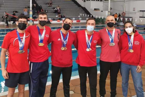 El Faynagua-Telde se cuelga 13 oros en el Regional Máster de natación/TA.