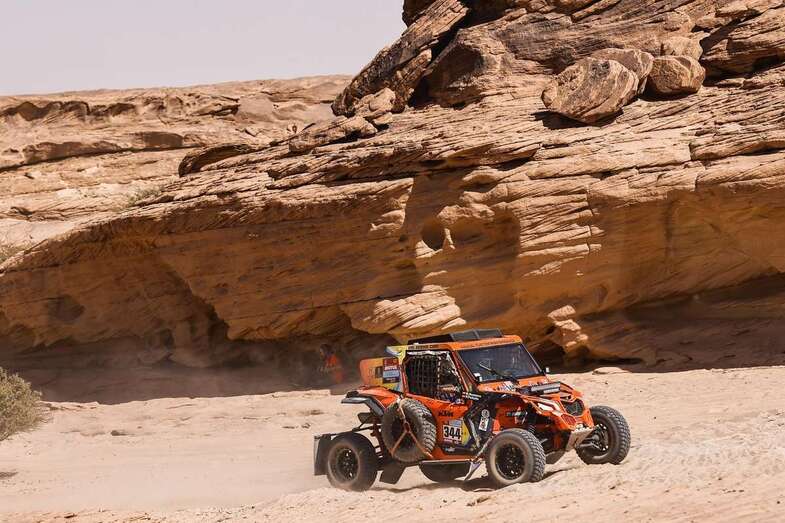 Vehículo pilotado por Pedro Peñate y Rosa Romero en la etapa de este miércoles/TA.