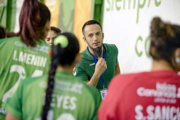 Saber sufrir le vale al Rocasa para llevarse el derbi canario ante Zonzamas/TA.
