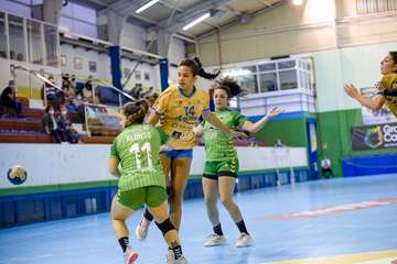 Saber sufrir le vale al Rocasa para llevarse el derbi canario ante Zonzamas/TA.