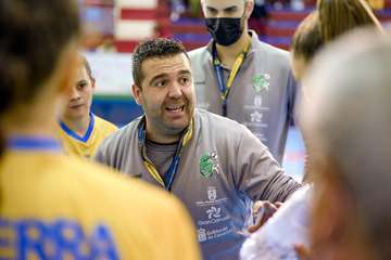 Saber sufrir le vale al Rocasa para llevarse el derbi canario ante Zonzamas/TA.