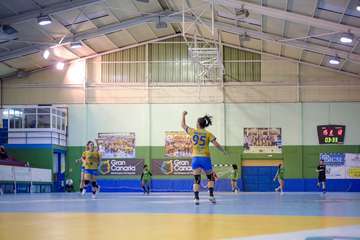 Saber sufrir le vale al Rocasa para llevarse el derbi canario ante Zonzamas/TA.