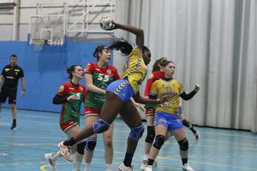 El Rocasa suma una victoria trabajada ante un correoso Handbol Sant Quirze/Miguel Rodríguez.